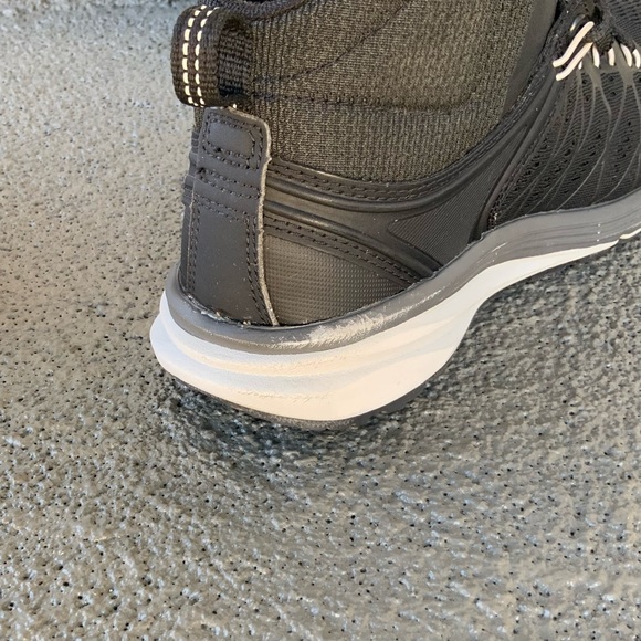 Keen Women's 5.5 Vista Energy Mid Carbon Fiber Toe EH Slip Resistant Work Boot - Picture 9 of 15